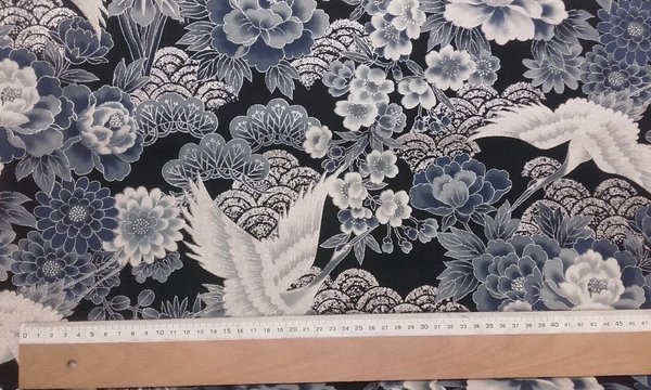 Tsuru et fleurs, seigaiha argenté en marine - Coton
