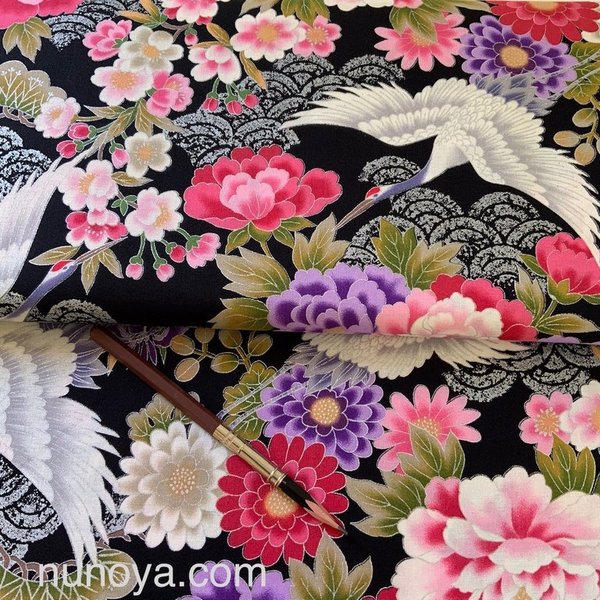 Tsuru et fleurs, seigaiha argenté sur fond noir - Coton